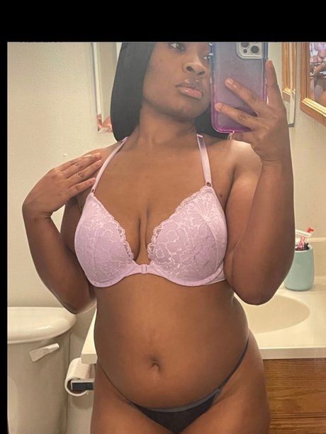 Lil Chris ヌード女優 画像