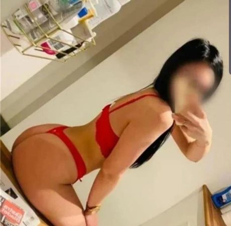 Lorena Alexandra アートスター 写真