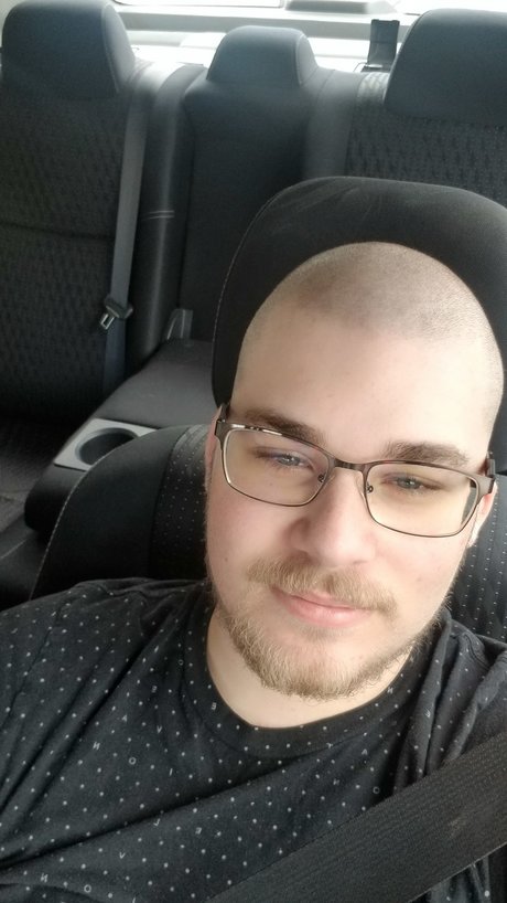 Logan the Loadbearer ポルノモデル 写真