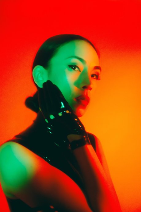 Lucy Sweetkill Mindful Domination エロティックなモデル 写真