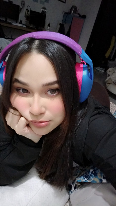 Ev  top profile image
