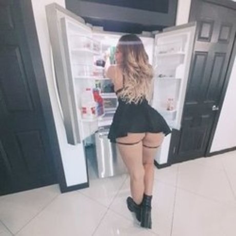Marcela アートスター 写真