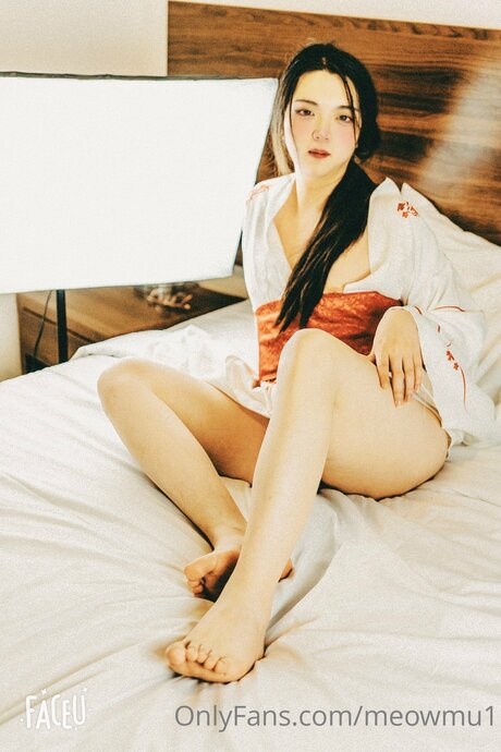 Ai SissyLunar セクシー女優 画像