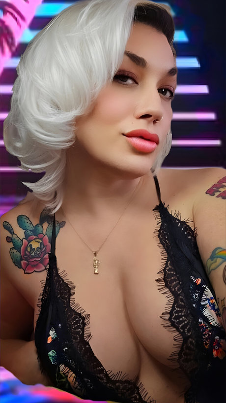 Mz Dela Florez Sensual Sadistic Findom 可愛い女優 写真