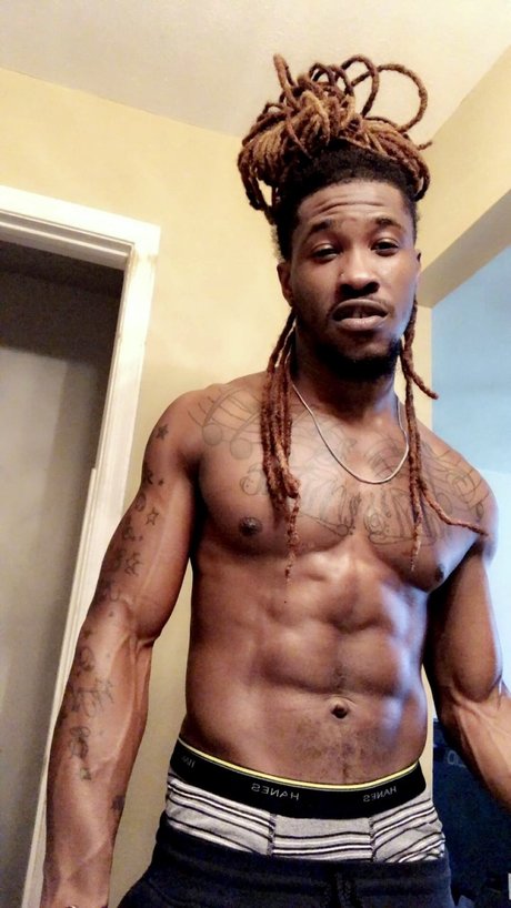 BIG STEPPA セクシーなスター 写真