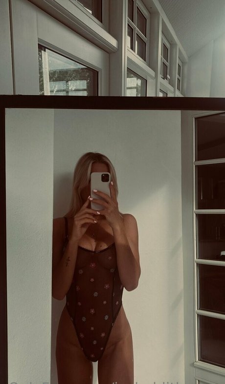 isabelditlevsen トップモデル 画像