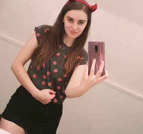 Loserfruit アダルトスター 写真
