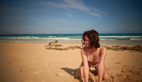 Joliette s Island Adventures かわいいモデル 写真