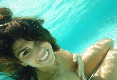 Ariadna Hafez 限定スター 写真