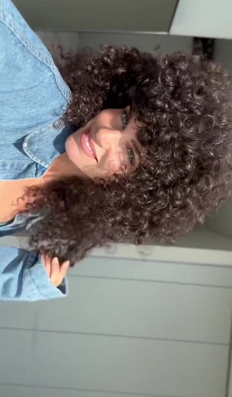 Ariadna Hafez かわいいポルノスター 写真