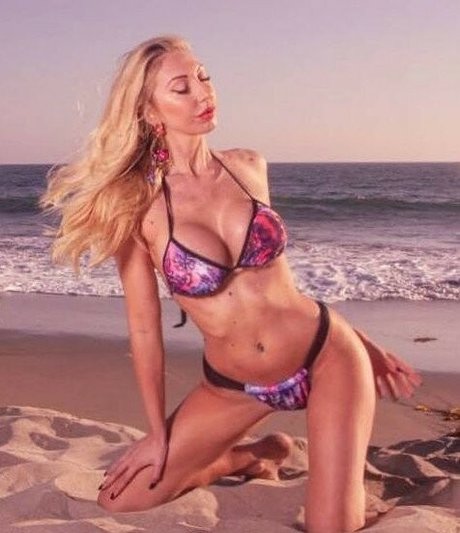 Sara Muzi 最高のスター 写真
