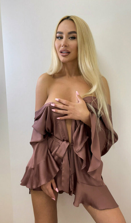 love vera 女優 画像