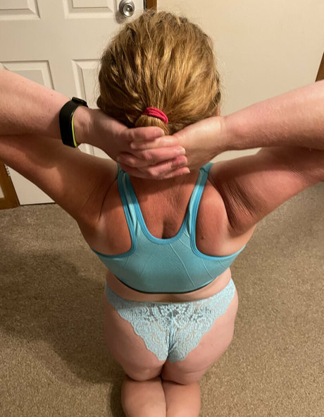 khariscurves ポルノスター 写真