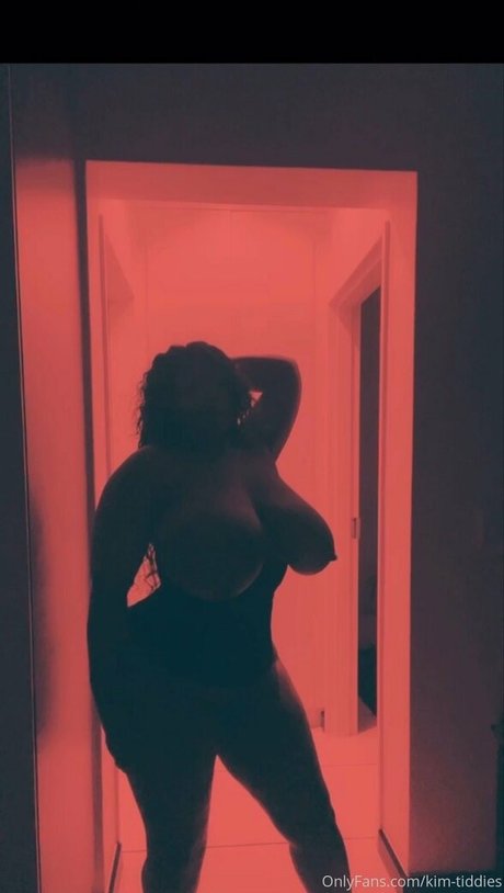 Kim Tiddies 無料スター 写真