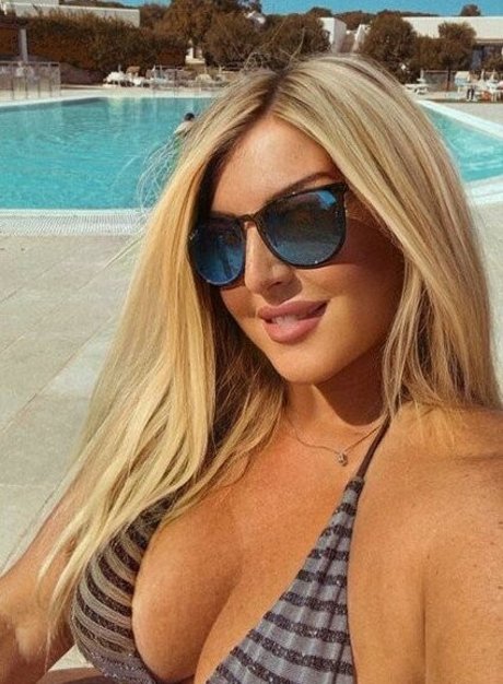 Flaviana Basta 裸の女優 写真