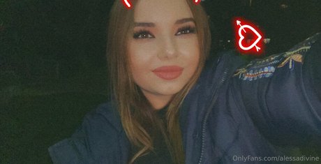alessadivine ヌードのポルノスター 写真