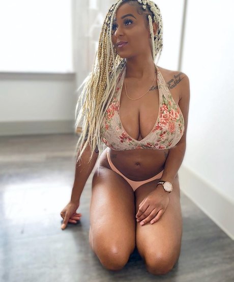 Katarra Mcduffie ポルノスター 素敵 写真
