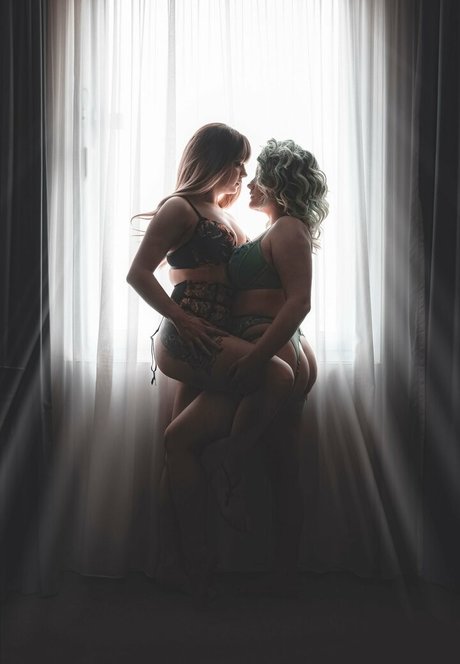 足の裏3P OnlyFans ホット 写真