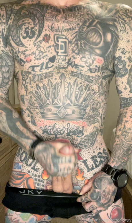 tattedgingy ポルノスター xxx 写真