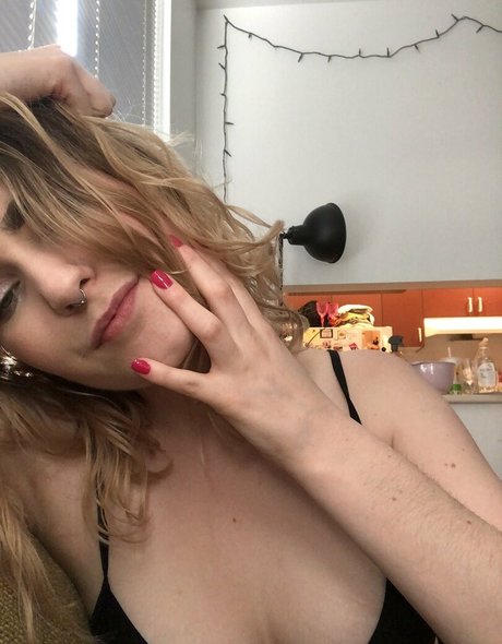 hhannahraee アートスター ギャラリー