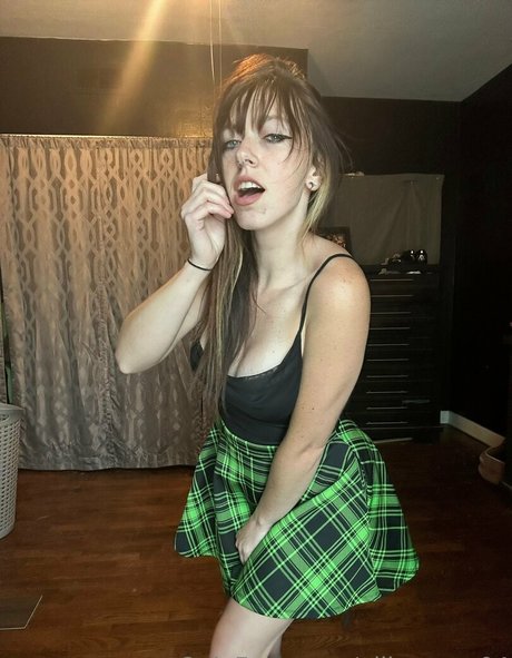 allimoona04 セックスモデル 写真