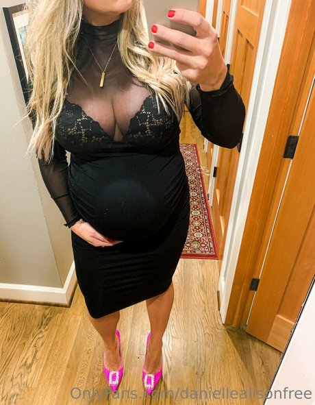 danielle alison 裸のポルノスター 画像