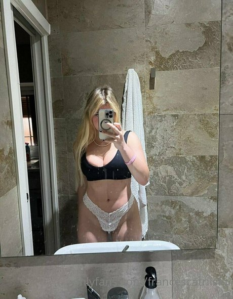 Francescatrisini スター ヌード 写真