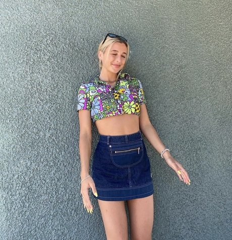 Emma Chamberlain ポルノモデル 写真