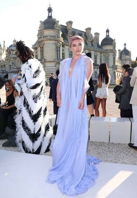 Florence Pugh セックスモデル ギャラリー
