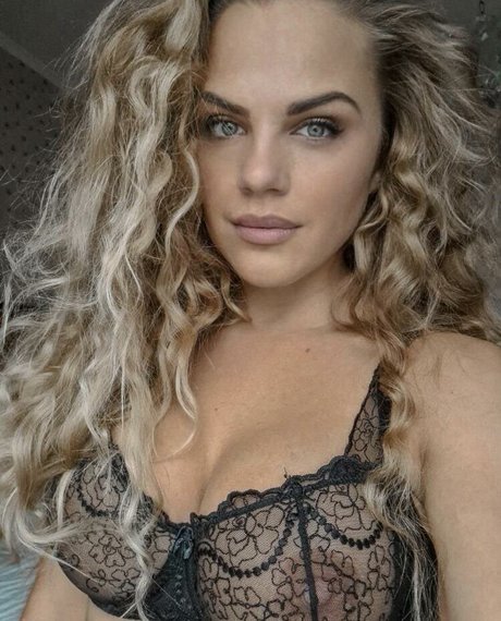 Daniela Frankova 独占モデル 写真