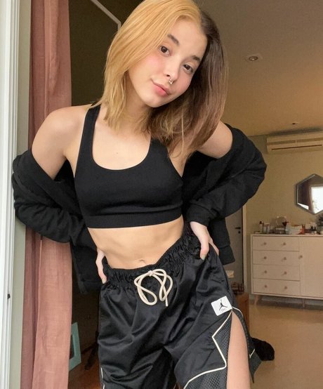 Thaiga アート女優 写真