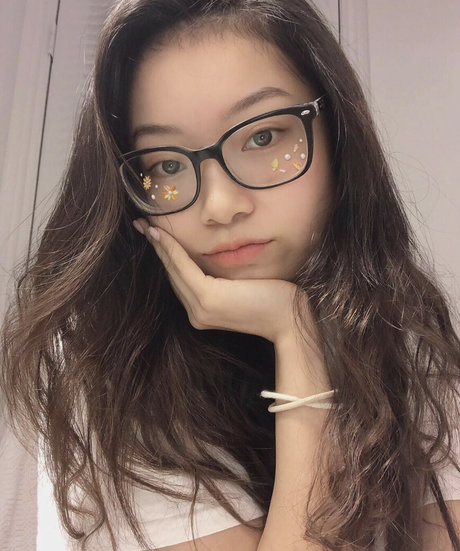 トリミングされたOnlyFans ホットポルノ 写真
