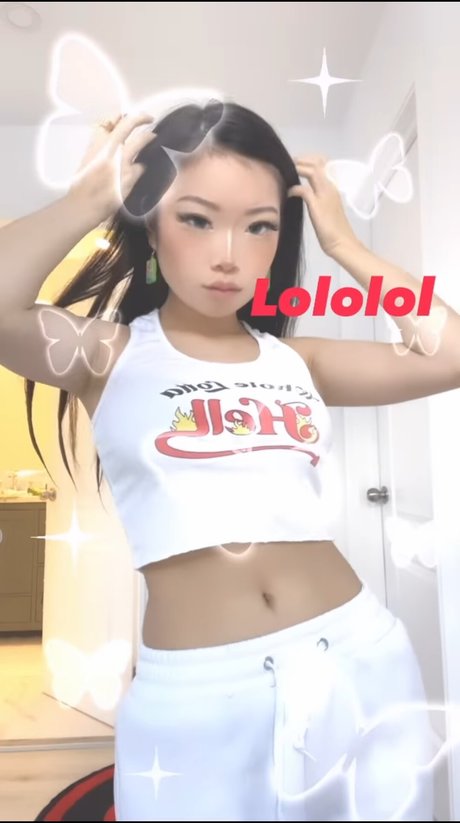 Fruitypoppin ポルノスター 裸 写真