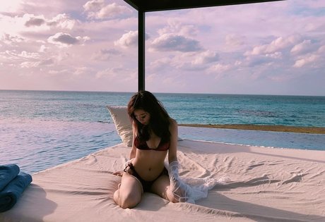 Fruitypoppin アダルト女優 写真