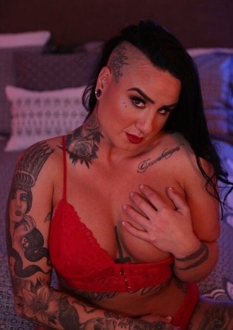 Ashlee Evans Smith 無料スター 画像