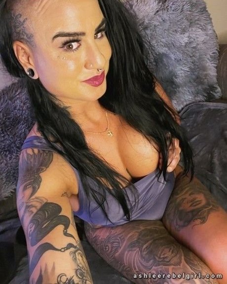 Ashlee Evans Smith 無料モデル 写真