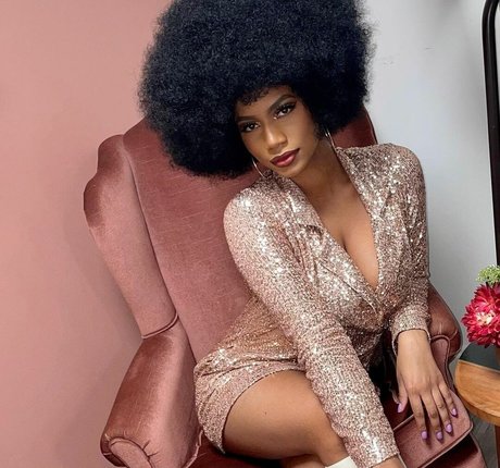 Taylor Rooks 最高の女優 写真