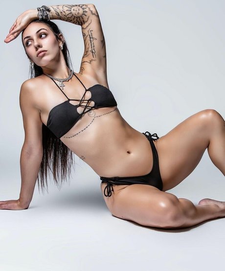 Tori Ortiz 完璧なポルノスター 画像