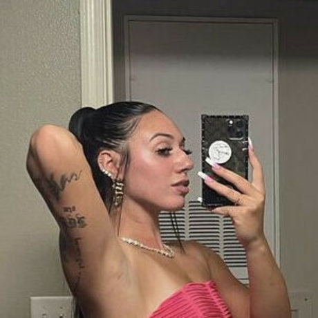 Tori Ortiz 美しいモデル 画像