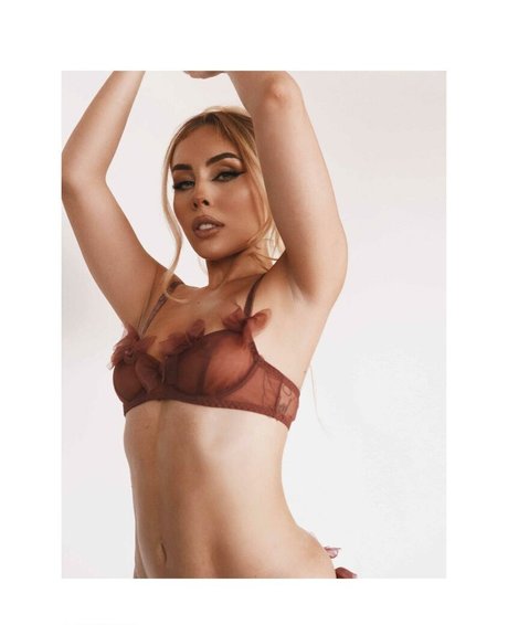 Maya Mazor アートポルノスター 写真