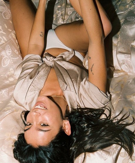 レズビアンの猫OnlyFans アートポルノ 写真