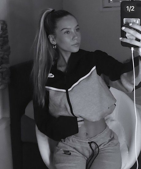 iidaamilda セクシーなスター 写真