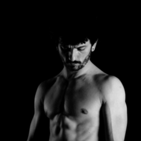Noah Fux Given スター ヌード 写真