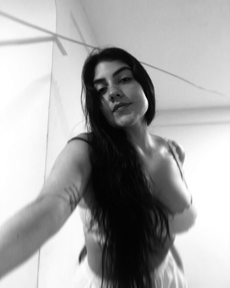 Mariana Salgado セクシーなポルノスター ギャラリー