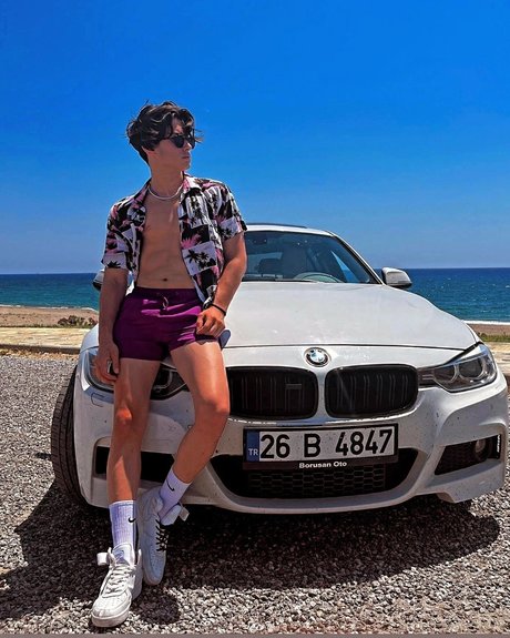 Marcus 100k ポルノスター ヌード 写真