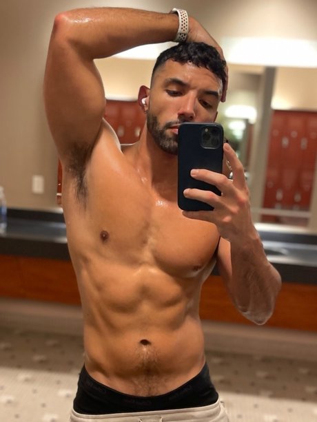 Romeo Antonio ポルノモデル 写真