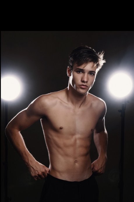 Rodrigo Nobre 完璧なポルノスター 写真