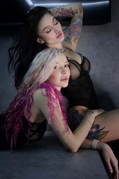 Liza and Lili ポルノスター ギャラリー