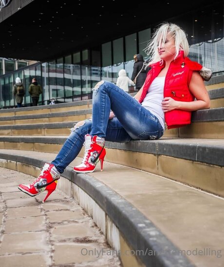 Aneta Hradecka 美しいスター 画像