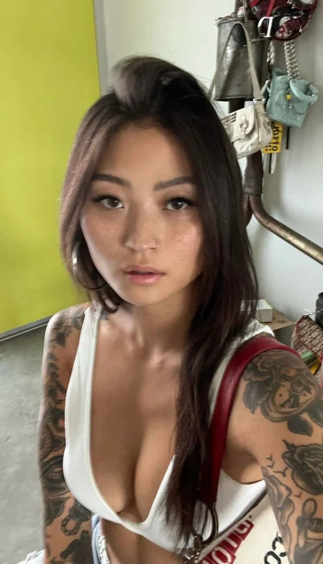 ジンジャーオンリーファン 美しいヌード 画像